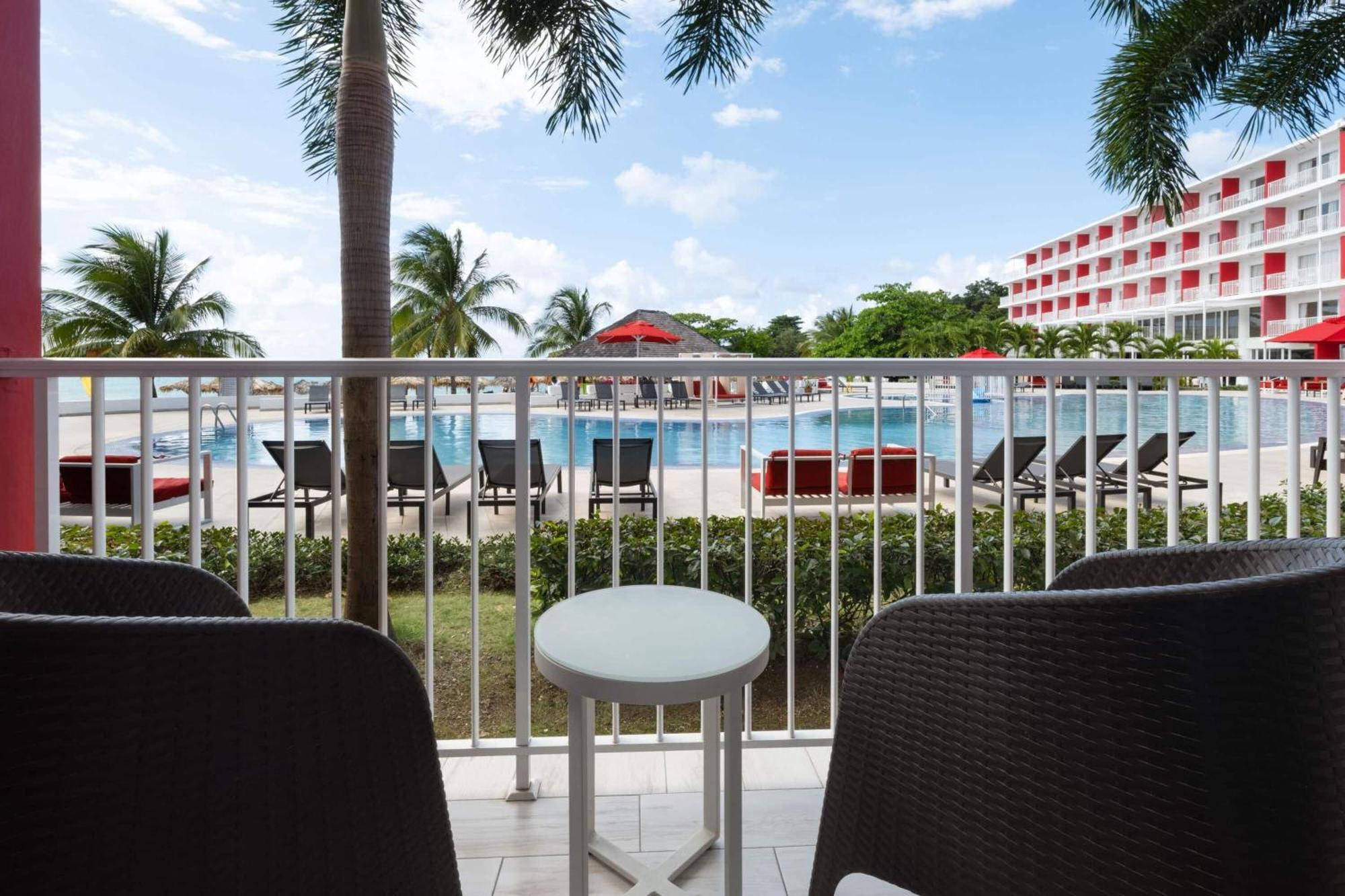 Grand Decameron Cornwall Beach, A Trademark All-Inclusive Resort Montego Bay Dış mekan fotoğraf