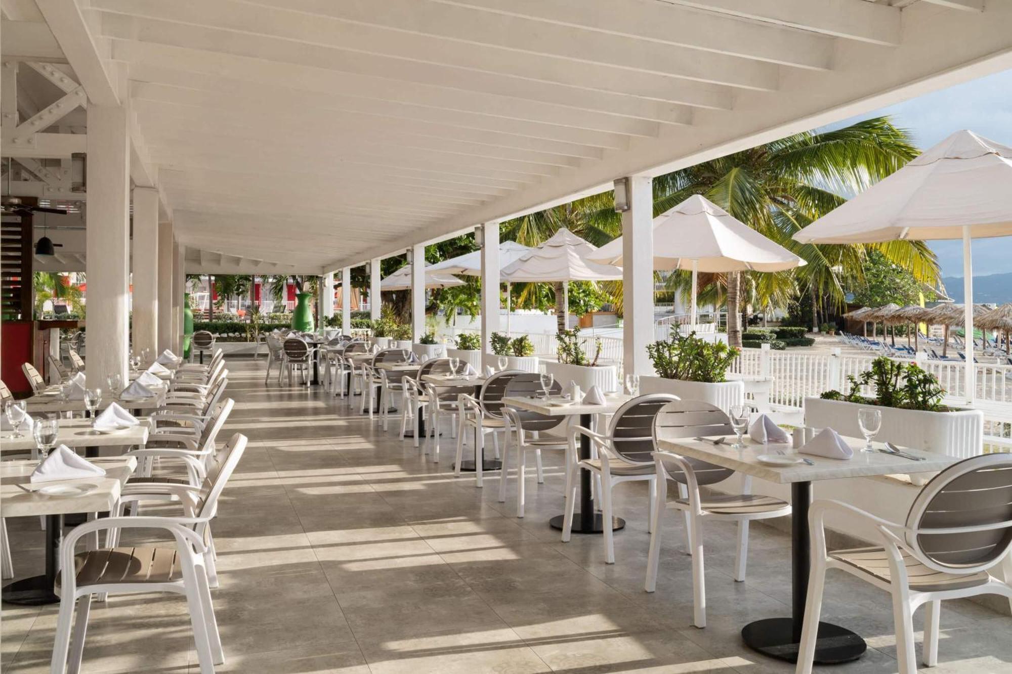 Grand Decameron Cornwall Beach, A Trademark All-Inclusive Resort Montego Bay Dış mekan fotoğraf