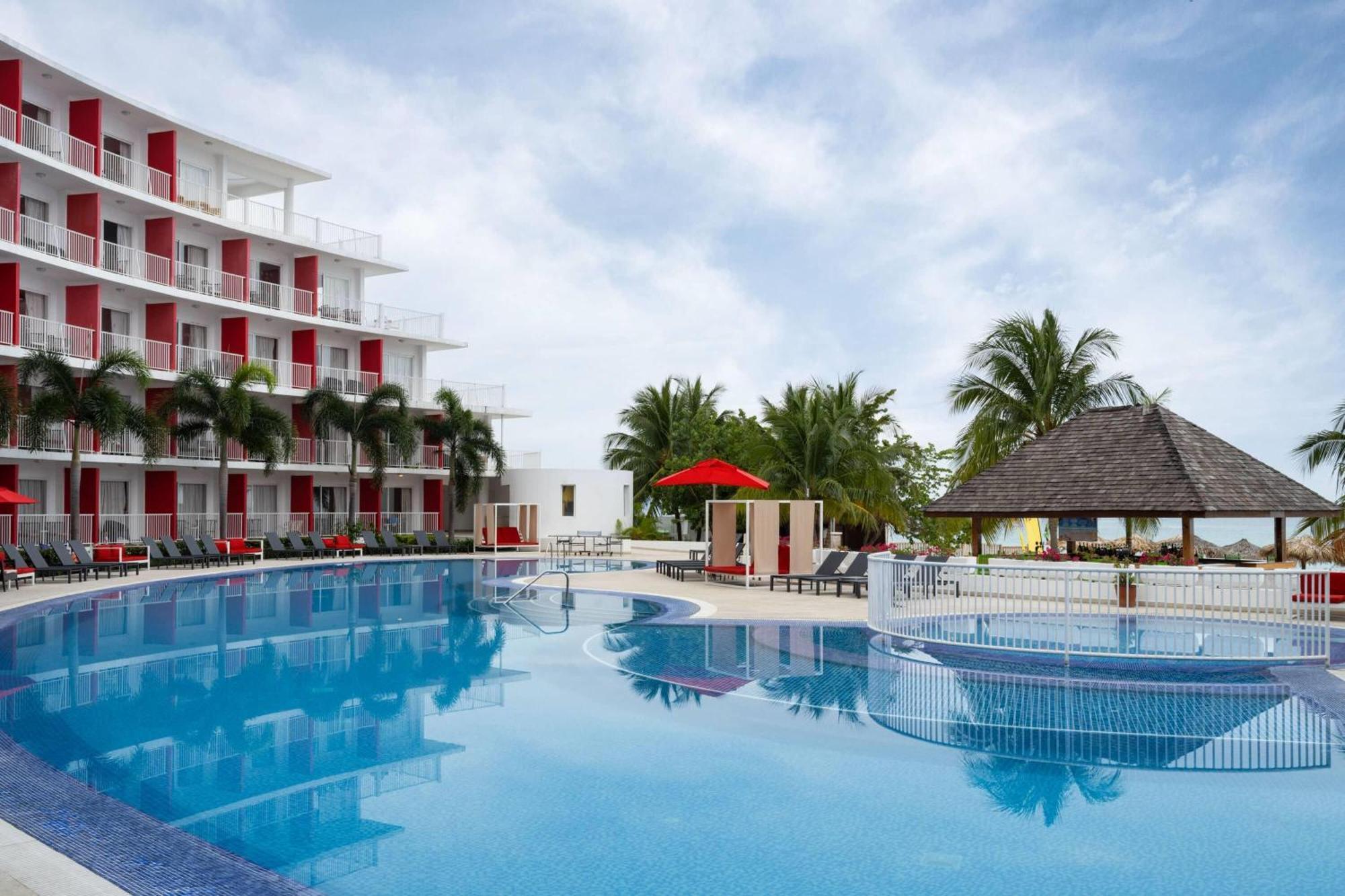Grand Decameron Cornwall Beach, A Trademark All-Inclusive Resort Montego Bay Dış mekan fotoğraf