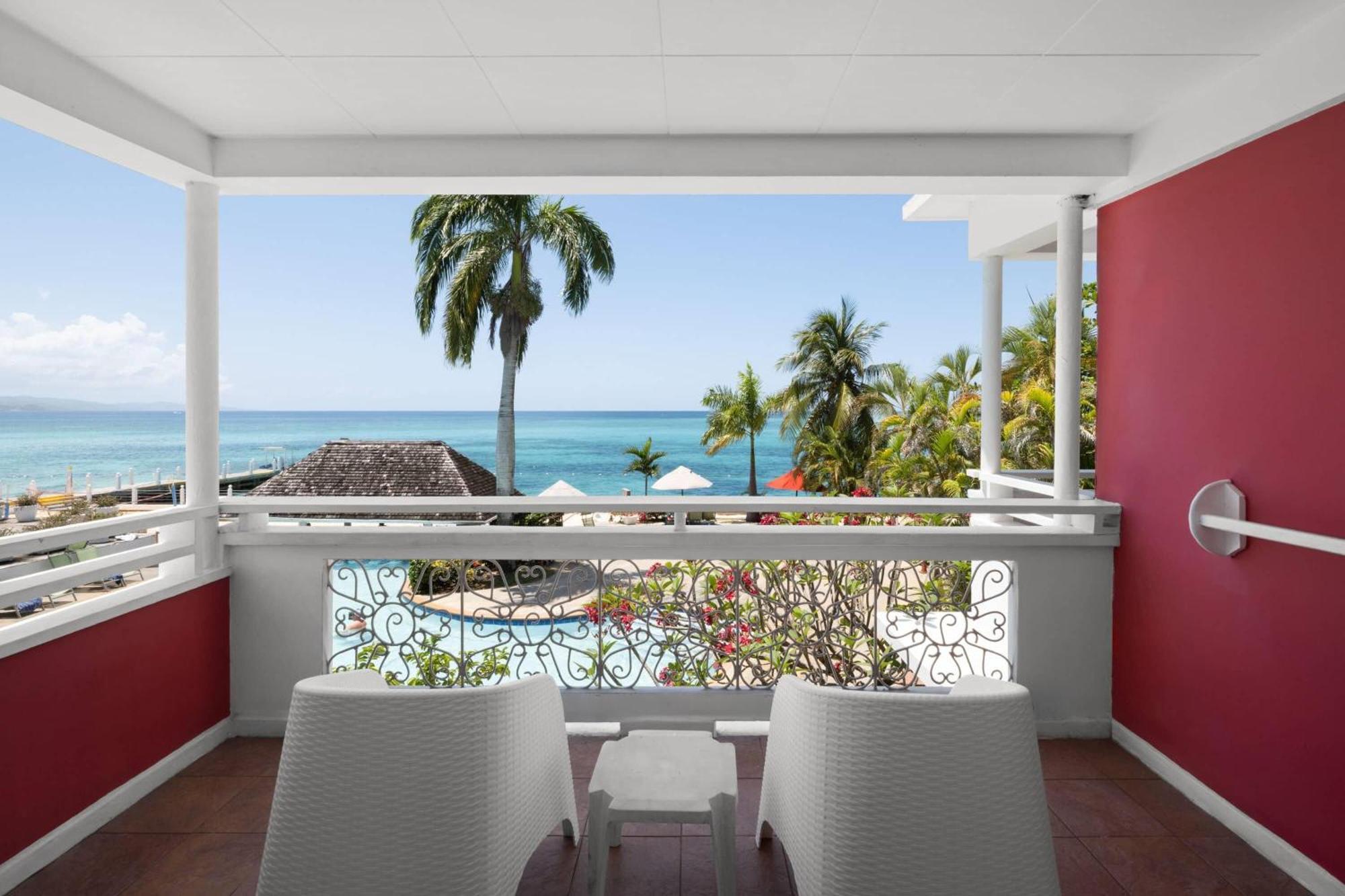 Grand Decameron Cornwall Beach, A Trademark All-Inclusive Resort Montego Bay Dış mekan fotoğraf