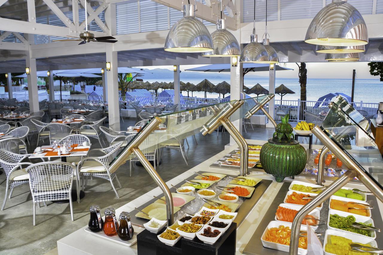Grand Decameron Cornwall Beach, A Trademark All-Inclusive Resort Montego Bay Dış mekan fotoğraf